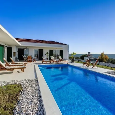 Villa Anica