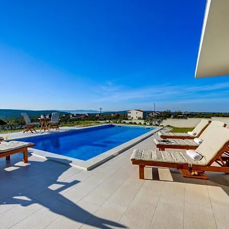 Villa Anica *